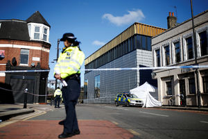 ZA 90 MINUTA 6 NAPADA: Još dva tinejdžera se izbola noževima u Londonu