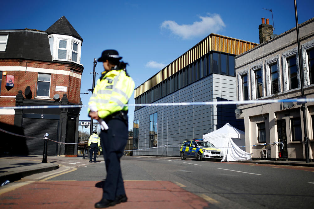 ZA 90 MINUTA 6 NAPADA: Još dva tinejdžera se izbola noževima u Londonu