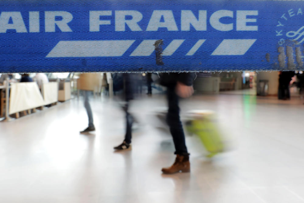 FRANCUSKA PARALISANA: Železnica radi na minimumu, osoblje Er Fransa štrajkuje već 9. dan