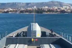 (VIDEO) NATO BRODOVI UPLOVILI U JADRAN: Britanski razarač HMS Dankan predvodi grupu brodova