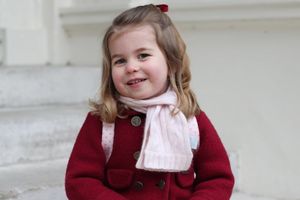 (FOTO) ČIM STIGNE 3. DETE: Mala princeza Šarlot ulazi u istoriju, evo zašto!
