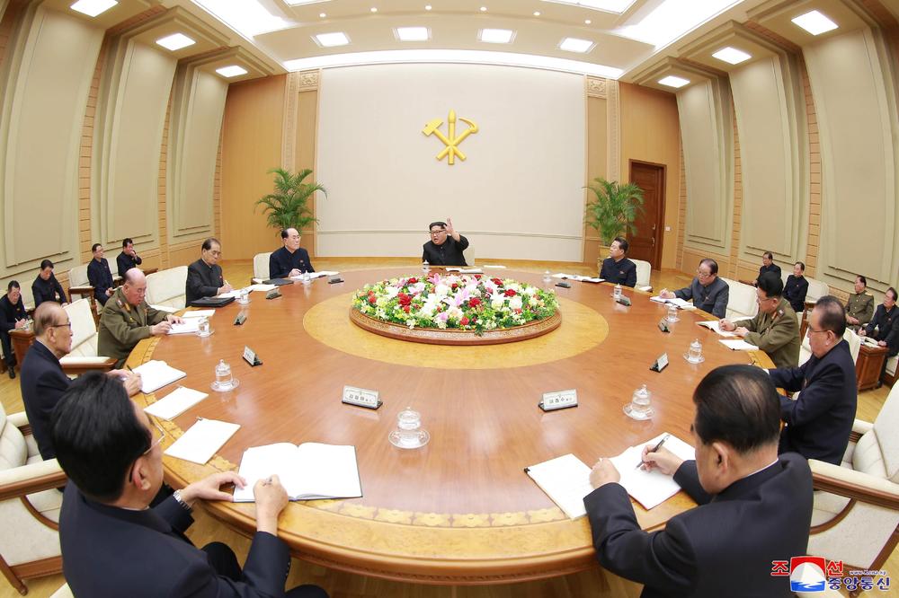 GLAVNA TEMA AMERIKANCI: Kim predsedavao sastankom partije, evo šta je poručio iz Pjongjanga!