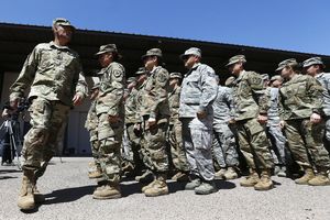 (VIDEO) VOJSKA STIGLA NA GRANICU S MEKSIKOM: 1.600 pripadnika američke Nacionalne garde počelo da se raspoređuje!