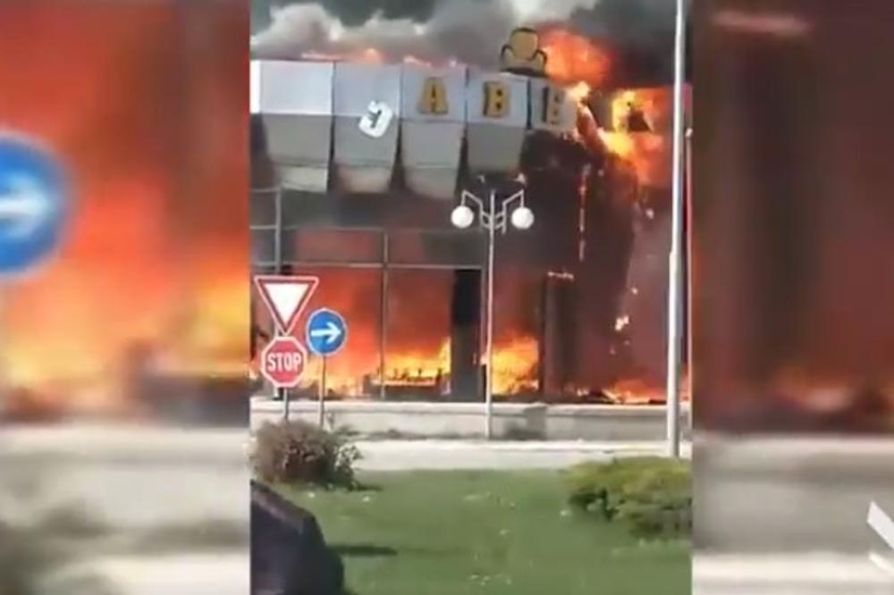 (VIDEO) ZA DLAKU IZBEGNUTA KATASTROFA: Ogromna vatra iz prodavnice nameštaja u Makedoniji umalo zahvatila benzinsku pumpu!