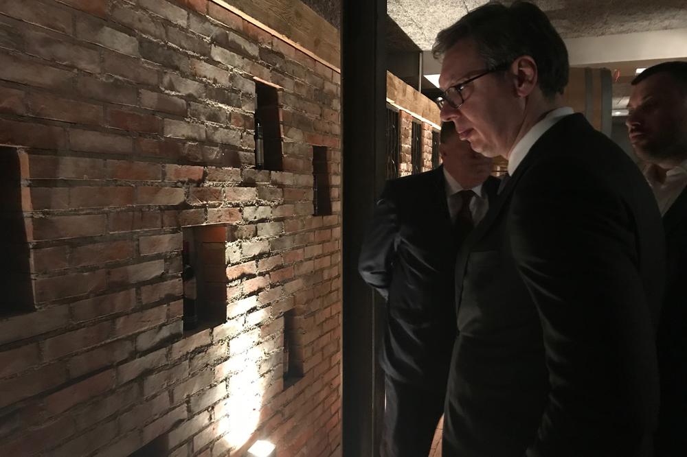 (FOTO) VELIKI LJUBITELJ VINA: Predsednik Vučić posetio porodičnu vinariju u Trebinju