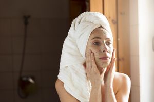 DERMATOLOZI OTKRILI TAJNU: Da li maske za lice štete vašoj koži?