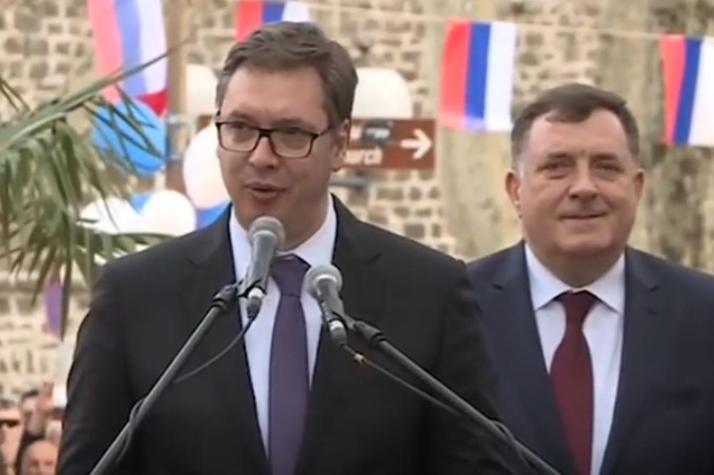 (FOTO, VIDEO) ORILO SE: SRBIJA, SRBIJA! EVO KAKO SU VUČIĆA DOČEKALI U TREBINJU!  Predsednik Srbije: Zaplakao bih od sreće!