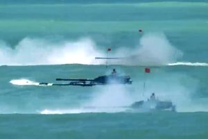 (VIDEO) I KINA DIŽE VOJSKU: Počeli pomorsku vojnu vežbu na Pacifiku i ubrzanu gradnju prvog nosača aviona