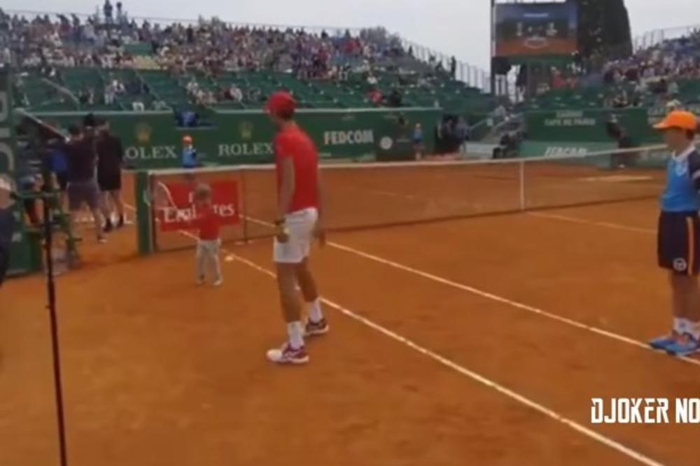 (VIDEO) BIĆE ON ŠAMPION NA TATU! Mali Stefan Đoković izašao na teren, uzeo reket i ODUŠEVIO SVET! Nole ponosan!