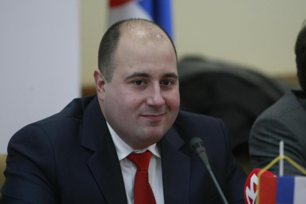 KOZAREV: Izmišljene izjave o zakasnelom obaveštavanju za odlazak Đurića na KiM