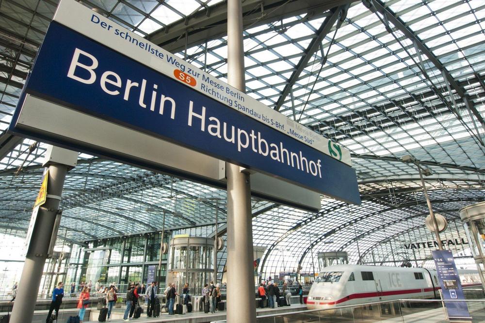 EVAKUACIJA U BERLINU: Zbog demontiranja bombe od 500 kg mora da se isprazni sve oko glavne železničke stanice!