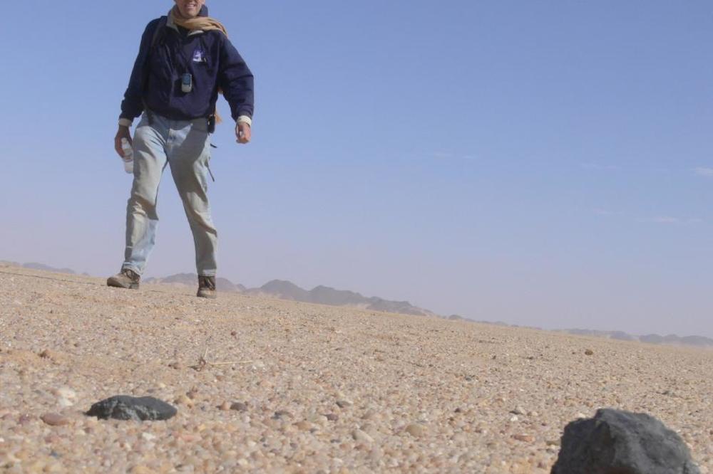 (FOTO) DIJAMANTSKI METEORIT JE DEO DAVNO IZGUBLJENE PLANETE: Kamenje nađeno u Nubiskoj pustinji otkriva i Zemljino poreklo!