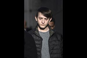 (VIDEO) OSUĐEN MALOLETNI DŽEJMS BOND: Britanski dečak u par reči provalio šefove CIA i FBI, osuđen na dve godine