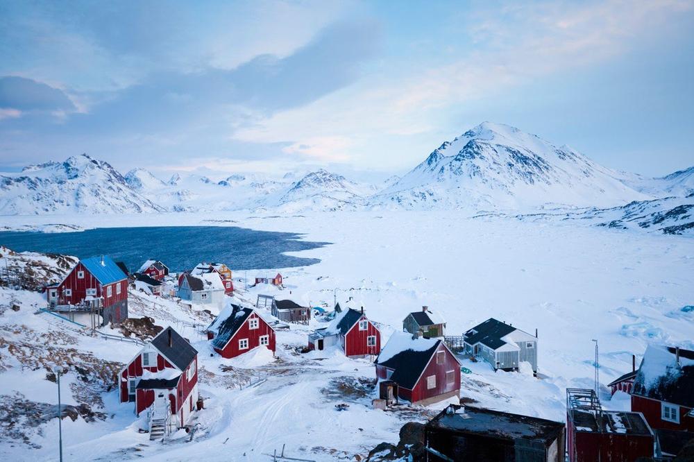 MISTERIJA LEDENOG PREKRIVAČA: Tim naučnika se uputio na Grenland, a ono što su našli pod ledom debelim 80 metara ih je potpuno očaralo (VIDEO)