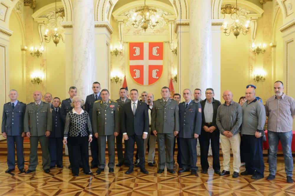SVEČANOST U ZGRADI GENERALŠTABA: Uručeni ključevi 19 stanova pripadnicima Vojske Srbije i Ministarstva odbrane