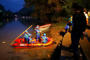 (FOTO) NESREĆA U KINI: 17 mrtvih u prevrtanju dva čamca