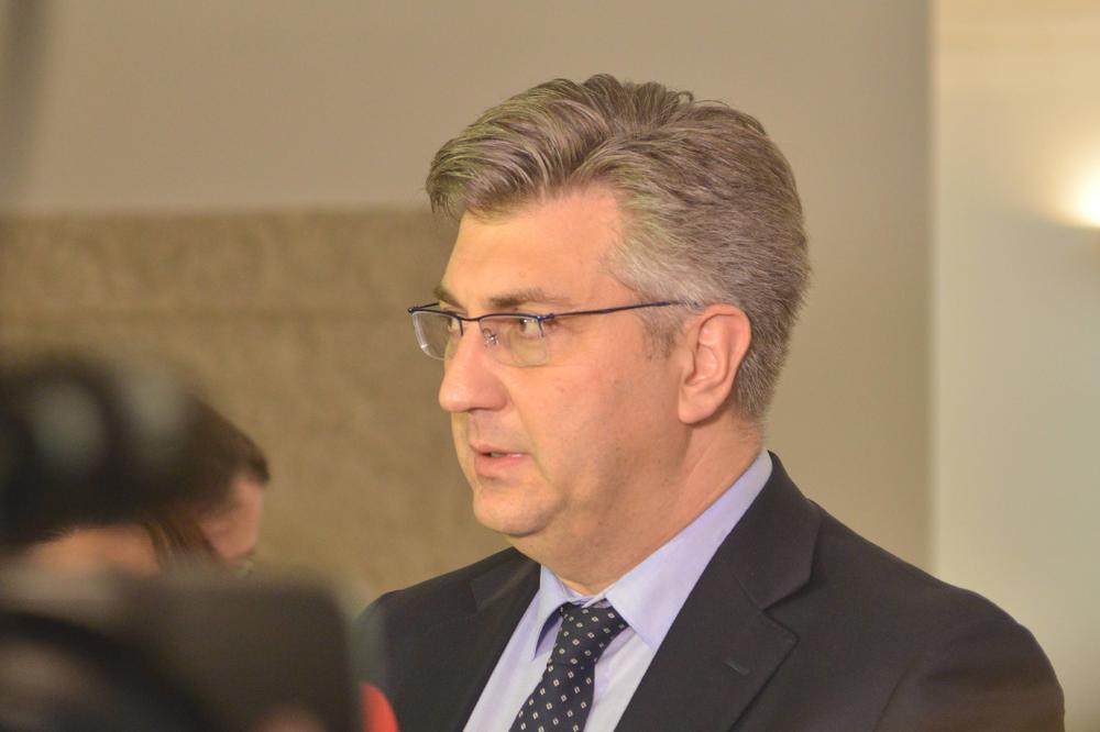 PLENKOVIĆ: Nije realno da brodovi sa migrantima pristaju u hrvatske luke