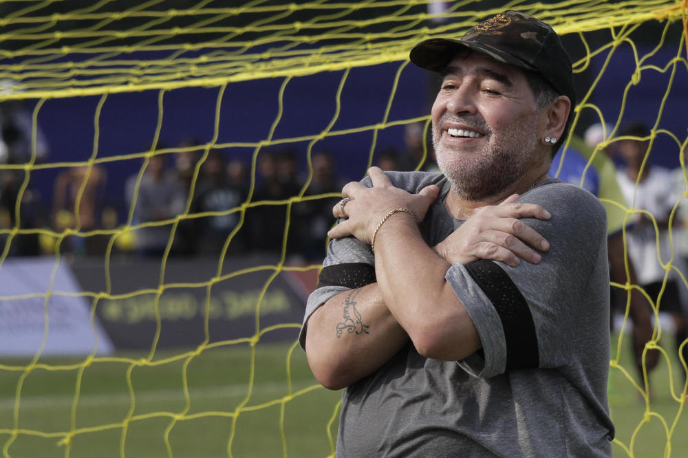 SADA IH IMA OSMORO: Maradona odlučio da prizna troje dece sa Kube!