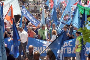 TRAŽE POVEĆANJE ZARADA: Prvomajski protest sindikata u Beogradu