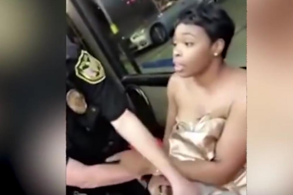 (VIDEO 18+) BRUTALNO HAPŠENJE: Policija davi polugolu devojku i preti joj da će joj slomiti ruku!