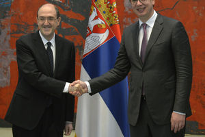 SVEČANOST U PALATI SRBIJA: Vučić primio akreditivna pisma novog ambasadora Italije