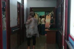 (FOTO) U PIO FONDU KAO U BUTIKU: Prodaju žensku garderobu, službenice samo trče i naručuju