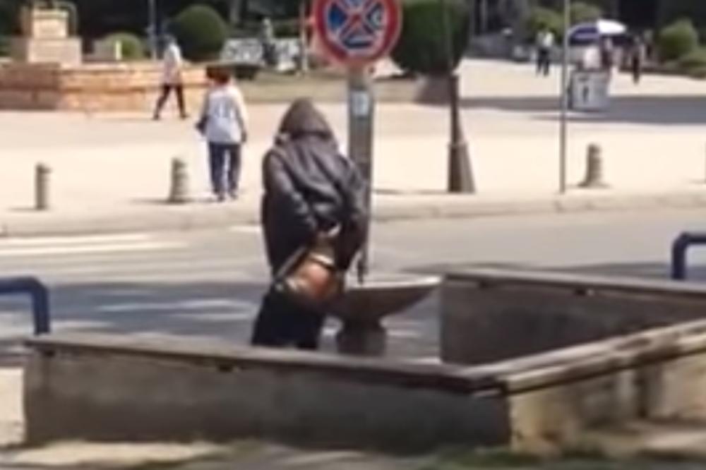 (VIDEO) KUMANOVČANI ZINULI U ČUDU: Bez blama se skinula i oprala guzu u gradskoj fontani