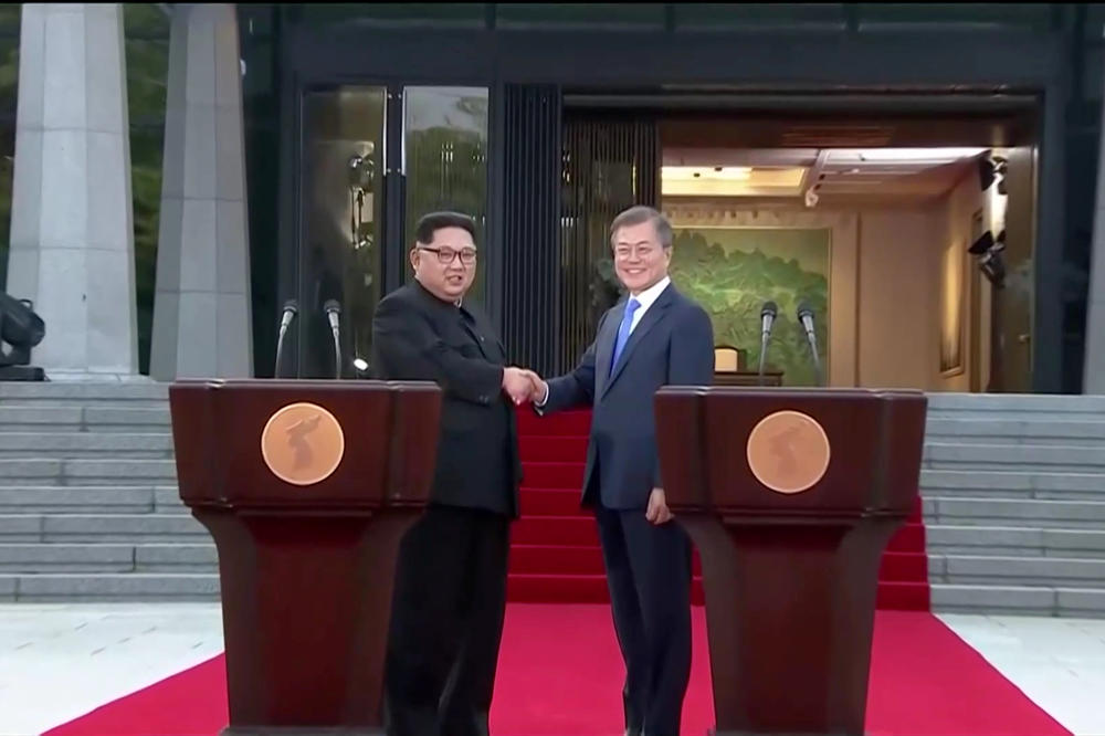 (VIDEO) POČINJE NOVA ERA: Kim i Mun OBJAVILI KRAJ RATA i najavili nuklearno razoružanje! Uskoro mirovni sporazum!