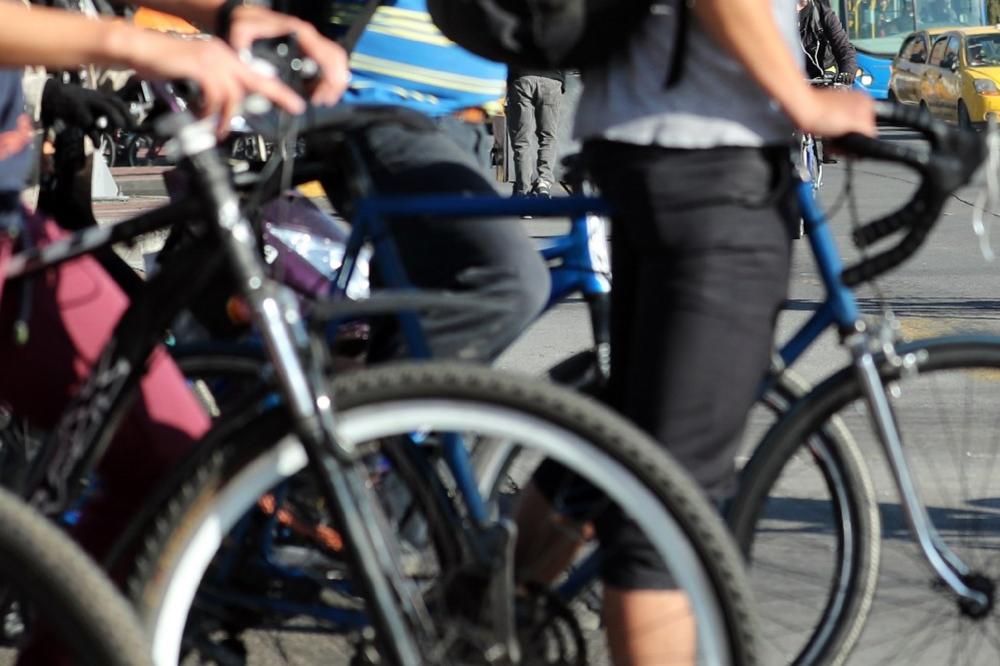 PROTESTNA VOŽNJA SA TRGA REPUBLIKE: Biciklisti ponovo zahtevali stazu od Kalemegdana do Vuka