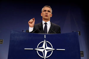JENS STOLTENBERG U KIJEVU: Generalni sekretar NATO u Ukrajini odao počast palim vojnicima