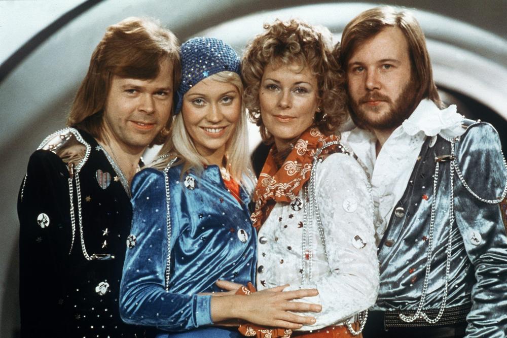 VRATILI SE U STUDIO POSLE VIŠE OD 3 DECENIJE: Naoružajte se šljokicama i zvonaricama, grupa ABBA PONOVO STVARA HITOVE!