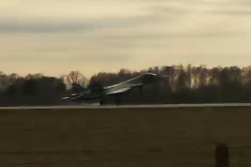 (VIDEO) PROCURIO SNIMAK NAJNOVIJEG RUSKOG LOVCA:   Ovo je moćni suhoj pete generacije Su-57!