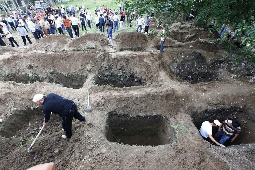 (FOTO) OTKRIVENA UŽASNA TAJNA: Iskopana tela 140 dece koja su žrtvovana zbog JEZIVOG rituala