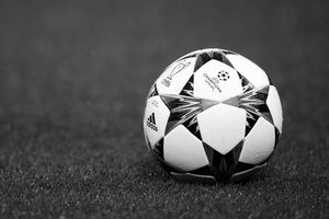 TRAGEDIJA NA TERENU U SRBIJI: Fudbaler preminuo za vreme utakmice!