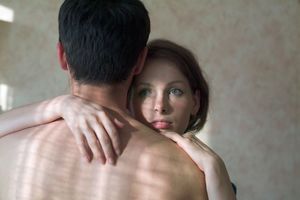 DOĐE MI DA MU KAŽEM U LICE DA ODE: Seks sa mužem mi je postao obaveza, ljubav je davno nestala, a evo zbog čega sam i dalje sa njim!