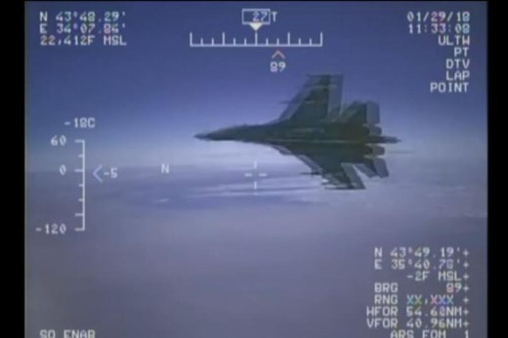 (VIDEO) USIJALO SE NEBO IZNAD BALTIKA: Ruski lovac presreo američki špijunski avion, pogledajte kako ga je isekao!