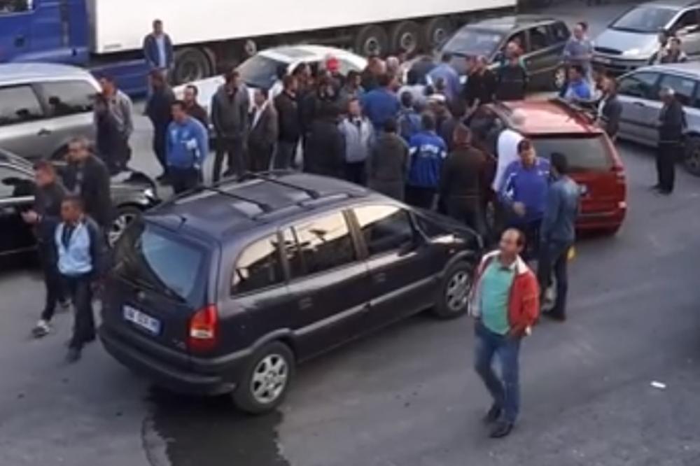 (VIDEO) ALBANCI NAPRAVILI HAOS NA CRNOGORSKOJ GRANICI: Policija im nije dala da uđu u zemlju, oni blokirali prelaz!