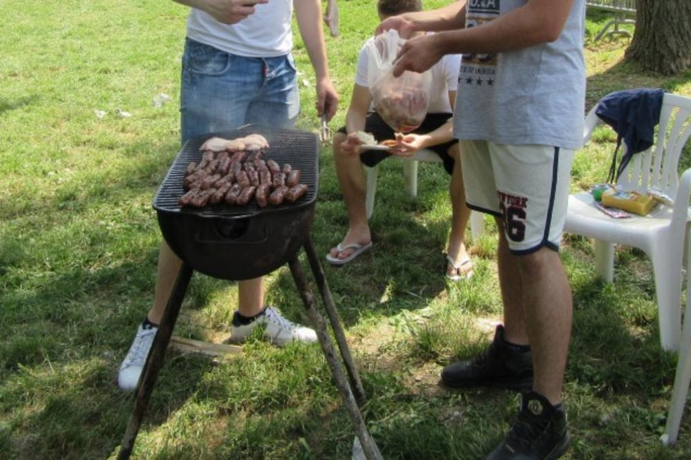 SUTRA TOPLIJE, I DO 24: Ponedeljak sunčan pa opet varljivo! Evo kakvo bi nam bilo vreme za prvomajski uranak