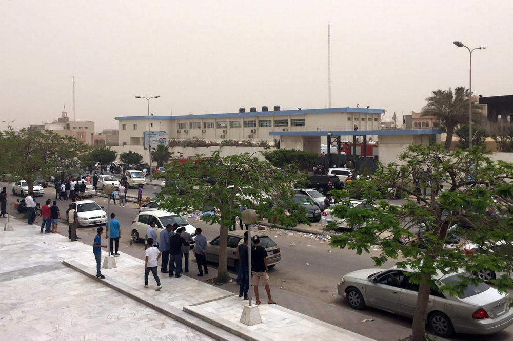 (VIDEO) KRVAVI DAN U LIBIJI: U napadu na izbornu komisiju ubijeno 12 ljudi