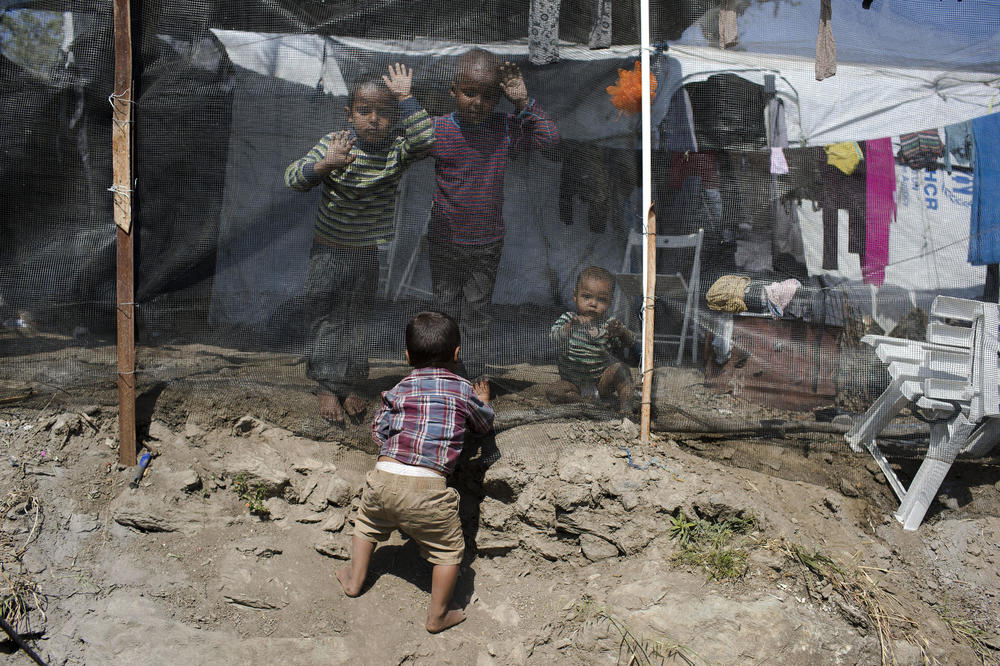 GRČKA SMANJUJE BROJ MIGRANATA: Kriza ne jenjava, sve više izbeglica stiže na ostrva!