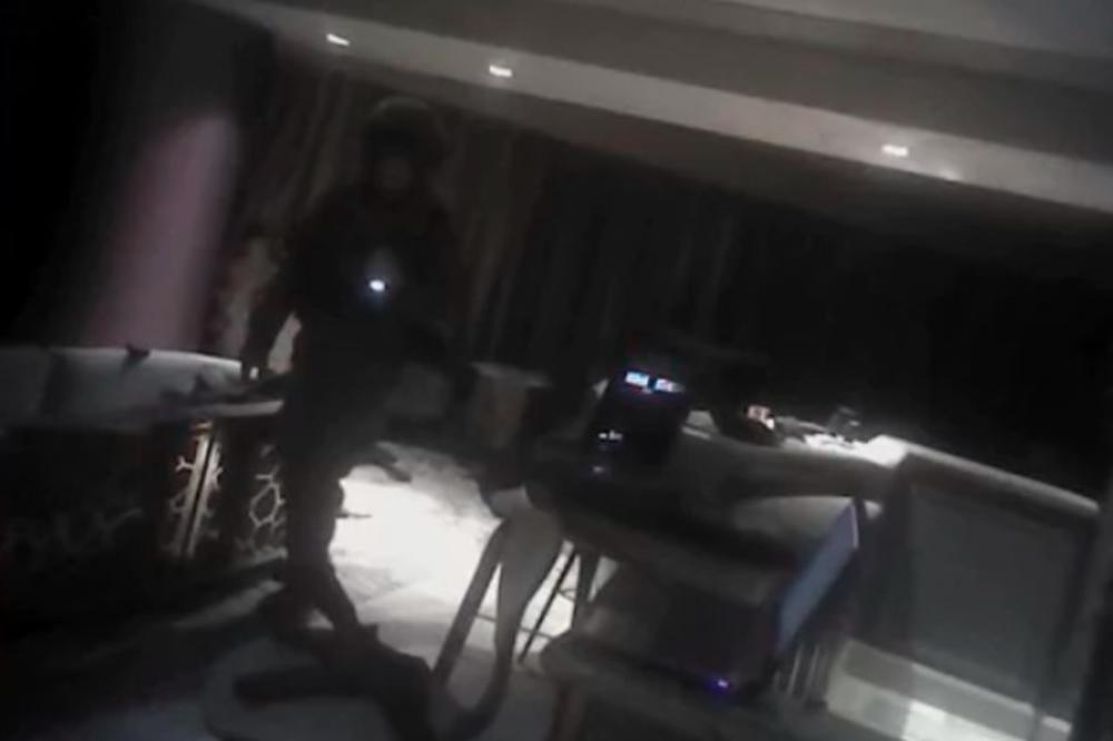 (VIDEO) PRVI PUT OBJAVLJEN SNIMAK: Pogledajte šta su specijalci zatekli kad su upali u hotelsku sobu masovnog ubice iz Las Vegasa