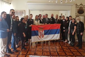 SANJA ILIĆ U GOSTIMA KOD OLIVERA ANTIĆA: Ambasador Srbije podržao Balkaniku