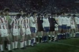 (VIDEO) SUZE KOJE SU PREKINULE DERBI: Ovako su Hrvati u Splitu plakali za Titom, a sa njima i fudbaleri Zvezde