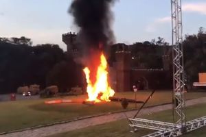 (VIDEO) SVI GOSTI KRENULI DA VRIŠTE: Helikopter sa mladom se srušio pred svatovima, a onda se dogodilo nešto još luđe