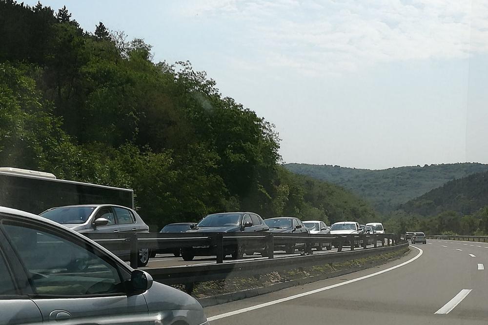 KOLONE NA AUTO PUTU BEOGRAD-NIŠ: Otežan saobraćaj kod Končareva zbog radova, brzina ograničena na 60 km