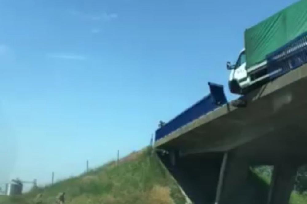 (VIDEO) DRAMA NA AUTO-PUTU NADOMAK NOVOG SADA: Kamion visio sa nadvožnjaka!