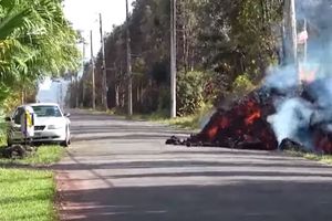 (VIDEO) SCENE KAO IZ HOROR FILMOVA: Lava topi auto kao da je od putera!