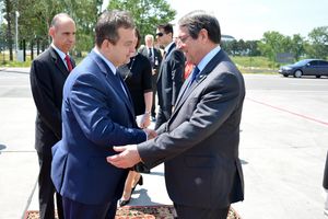 DOČEKAO GA MINISTAR DAČIĆ: Predsednik Kipra doputovao u Beograd