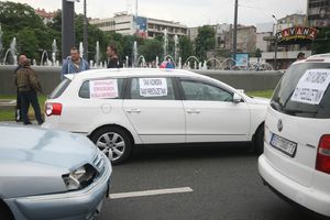 TAKSISTI PREKINULI PROTEST U BEOGRADU: Postigli dogovor u Ministarstvu saobraćaja, a evo i kakav...