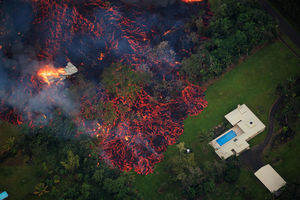ČEKA SE NAJGORE: Lava guta kuće na Havajima! Vulkan ne prestaje da divlja! (VIDEO)